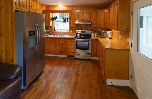 Guild Casa | NEW LISTING! Qutie Pie House (2-Bedroom Home) by RedAwning