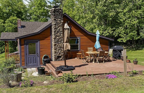 Guild Casa | NEW LISTING! Qutie Pie House (2-Bedroom Home) by RedAwning