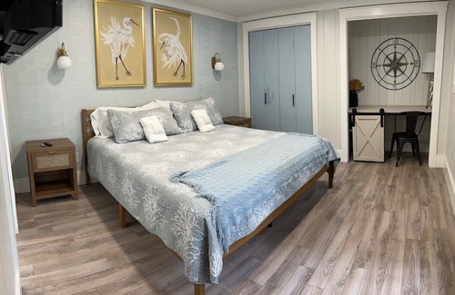 Blue Heron Lake Casa | The Webber · Boho Beach House w Private Patio and Golf Cart