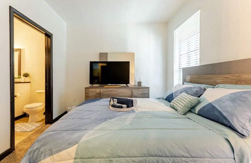 New Pathways Apartamento | NEW Midtown/Downtown Apartment home