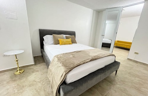 Rio Piedras Casa | Charming 3-bedroom house, pool and 5 min from SJU airport.