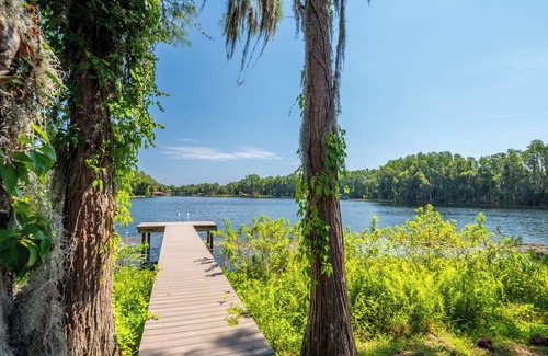 Odessa Casa | Serene Lakefront Retreat: Unwind on Lake Wood