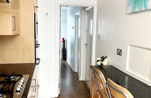 Broad Green Casa | Cosy Single Room 10 mins from vibrant East Croydon!