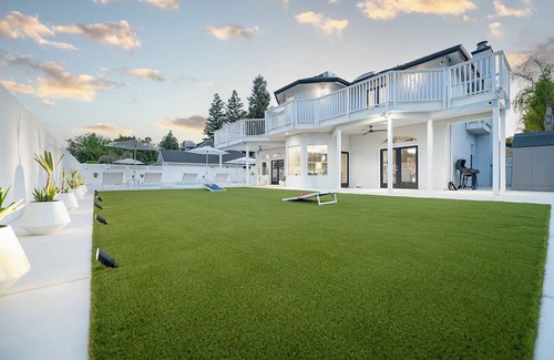 Visalia Villa | Executive Housing - Charming 4-bedroom villa with fitness room, WiFi