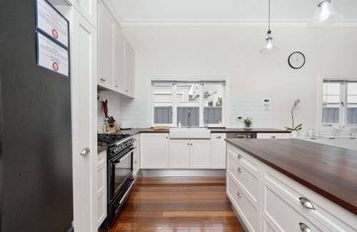 North Perth Casa | Grand Hyde Park 3 Bedroom Home by WorldWide Welcome