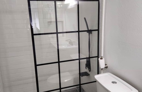 University Place Casa | Quiet 1 bedroom 1 bathroom in University Place