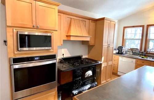 Huntsville Cabaña | Water Front Cottage with dock - 5 min from the town, pet-friendly
