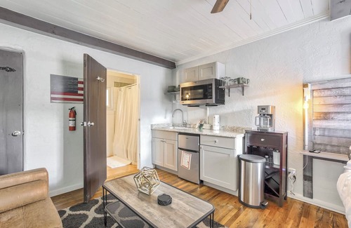 West Colorado Springs Apartamento | Rustic-Chic Retreat: Your Ideal Colorado Springs Getaway for Outdoor Enthusiasts and Dog Lovers