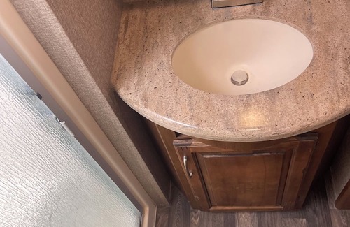 Cottondale Casa | Toy Hauler- 43' Camp Style in private lake area.