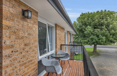 Sapphire Coast Apartamento | Merimbula Apartment - 100m from river, 100m from Beach!