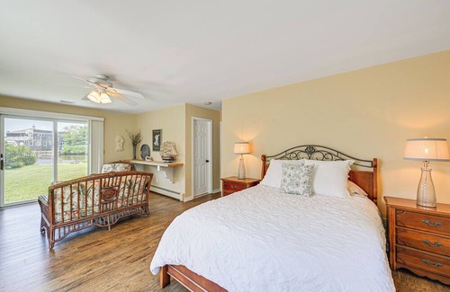 Remsenburg Casa | Hamptons Retreat w/Private Dock, Kayak & Canoe!