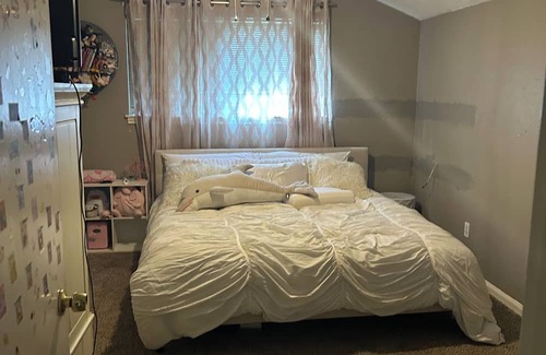 Quail Valley Casa | Spacious 4-bedroom house with POOL WiFi and AC in adorable Missouri City