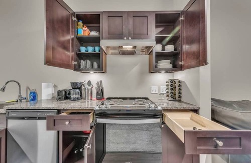Waldron Apartamento | Urban Chic Loft Near Airport with High-Speed WiFi