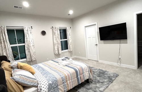Gibsonia Casa | Newly built 3-bedroom townhome with comfort and style