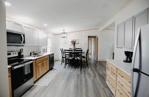 Elizabethtown Casa | NEW LISTING! Ranch Retreat Haven: Spacious 3BR Guest House by RedAwning