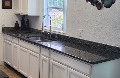 Northwest Orlando Casa | Spacious home with extra large pool, water falls and centraly located.nn