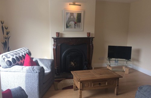 Kenmare Condominio | 3 bedroom home to sleep 7 with stunning views of the Sheen River and Falls