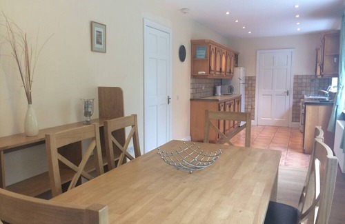 Kenmare Condominio | 3 bedroom home to sleep 7 with stunning views of the Sheen River and Falls
