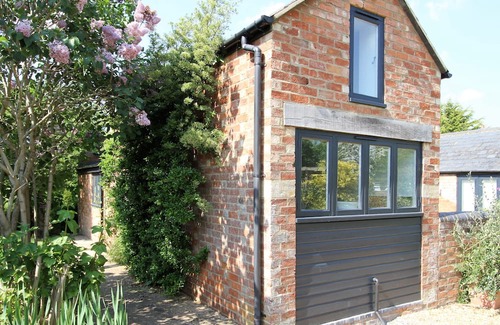Wickhamford Cabaña | Orchard Dene Cottage. Rural idyll in the north Cotswolds