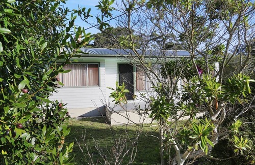 Hawks Nest Casa | Stroll To Bennett's Beach