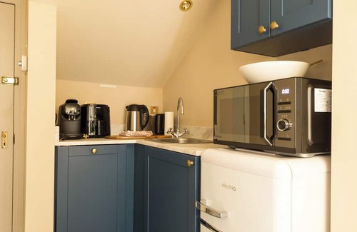 Delgany Apartamento | Greystones Garden Studio for 2 down at the Harbour