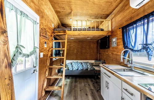 Wesconnett Cabina | Love nest in the woods: cozy tiny house getaway