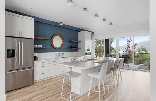 Maple Bay Casa | Shore Pine Retreat by Iris Properties!