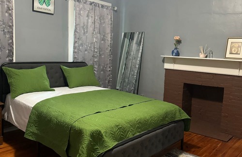 Hagerstown Casa | Spacious 4-bedroom home in charming historic Hagerstown, featuring WiFi and AC.