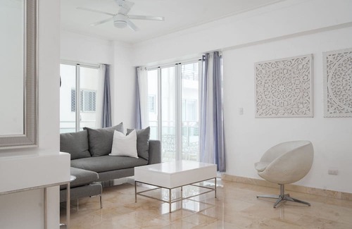 La Arboleda Apartamento | CityCenter-Comfy-3br-W/Pool-Gym-A/C-WiFi-YellowKey