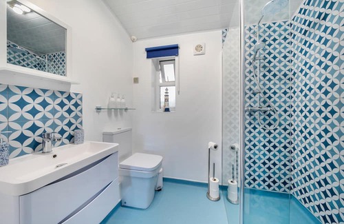 Stalbridge Cabaña | Bentley's Retreat sleeps 2 guests in 1 bedroom