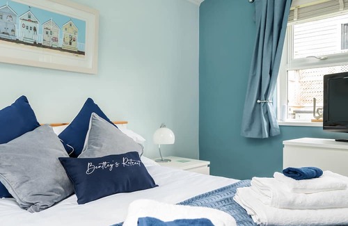 Stalbridge Cabaña | Bentley's Retreat sleeps 2 guests in 1 bedroom