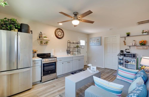 Sunset Manor Cabaña | Tucson Cottage w/Courtyard & Grill - Near Hiking!