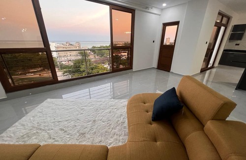 Mombasa Apartamento | Penthouse Livin’: Luxury Penthouse with Stunning Ocean Views & Modern Design