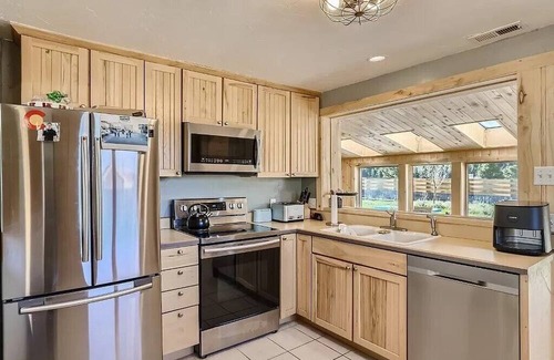 Leadville Casa | Leadville Race Series Retreat! Beautiful home w/mountain views steps from river.