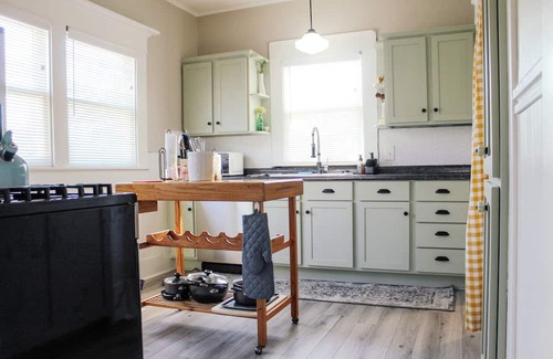 Van Buren Casa | The Honey House - Walk to Downtown and Train