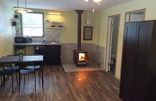 Likely Cabina | Cozy cabin at Cedar Creek , Likely BC