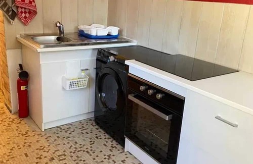 Flers Casa | Homerez - Welcoming House in Flers with Enclosed Garden