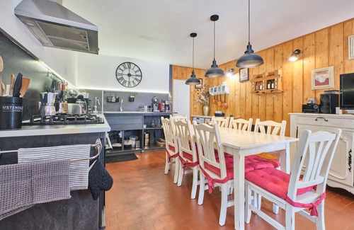 Saint-Martin-en-Vercors Apartamento | Apartment 'Gte Edelweiss' with Mountain View, Private Terrace and Wi-Fi