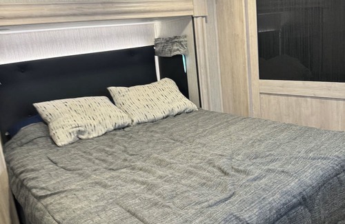 Willis Cabina | Water Front Lake Conroe Camping in Style 2 bedroom 2 bath
