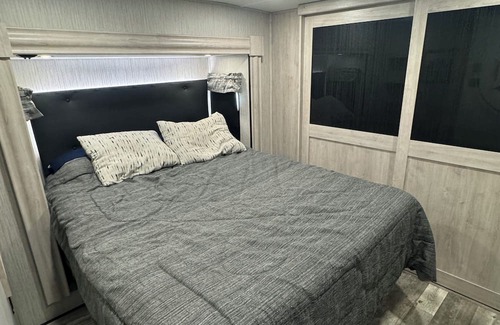 Willis Cabina | Water Front Lake Conroe Camping in Style 2 bedroom 2 bath