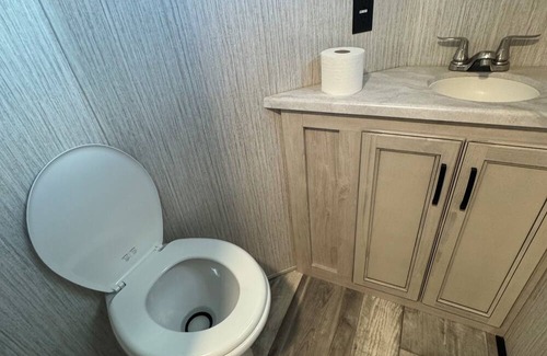Willis Cabina | Water Front Lake Conroe Camping in Style 2 bedroom 2 bath