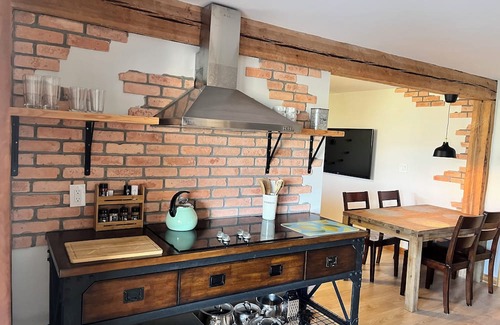 Winfield Casa | Cozy Guest Suite in Lake Country BC - Beautiful view, Convenient location.