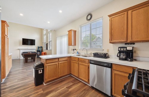 Fox Valley Casa | Plainfield Rental - Metcalf Ctn