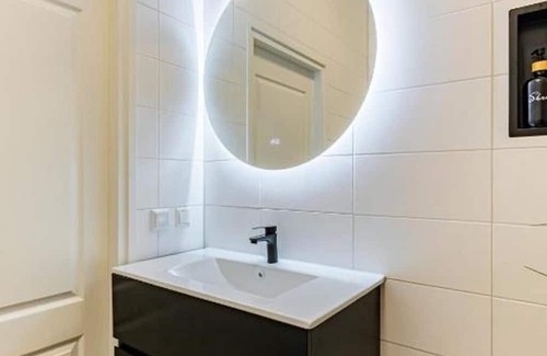 Weesperzijde Apartamento | Newly Renovated Apartment Right By The Famous Amstel River
