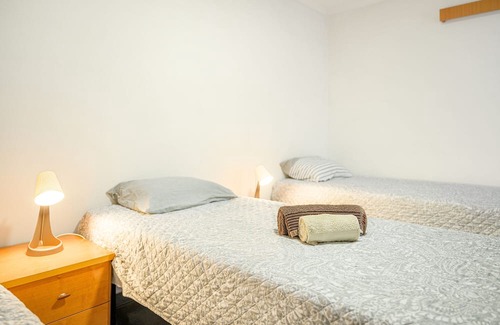 Sines Casa | Private Bedroom 'Quarto Triplo 2' with Private Terrace and Wi-Fi