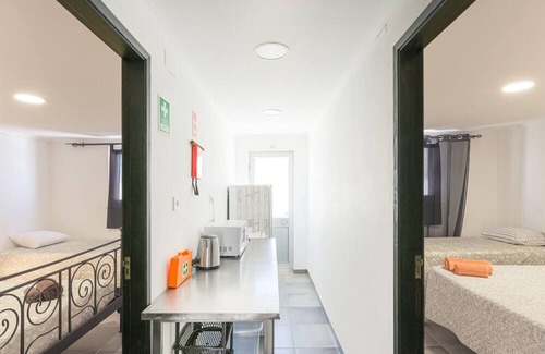Sines Casa | Private Bedroom 'Quarto Triplo 2' with Private Terrace and Wi-Fi