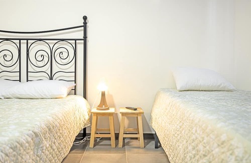 Sines Casa | Room 'Quarto Triplo Conforto 2' with Private Terrace and Wi-Fi