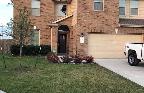 La Porte Casa | Lovely spacious 4 BR 2.5 Bath house in La Porte
