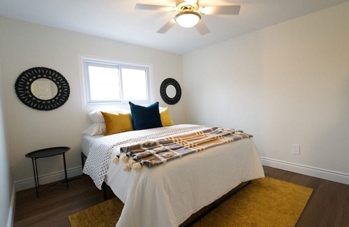 South London Casa | Cozy 2BR in Wortley Village + 2-car Parking + WiFi