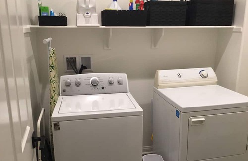Ventura County Casa | Room in house with access to gym & pool, WiFi in beautiful Santa Paula